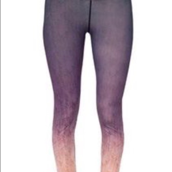 New with tags AR-33 ombré leggings size medium - Picture 3 of 3